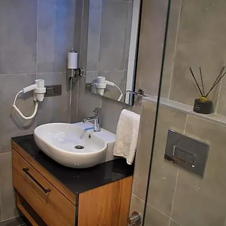 Hotell Cadde Suits 3*